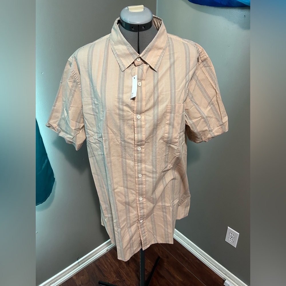 New with Tags Good Threads Men’s XL short sleeve striped dress shirt